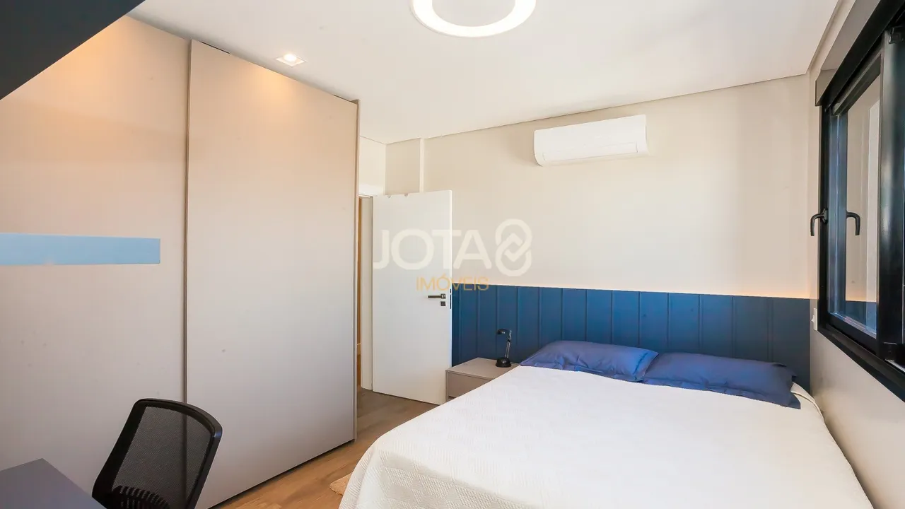 Furnished 220 m² apartment with 3 en-suite bedrooms — photo 18