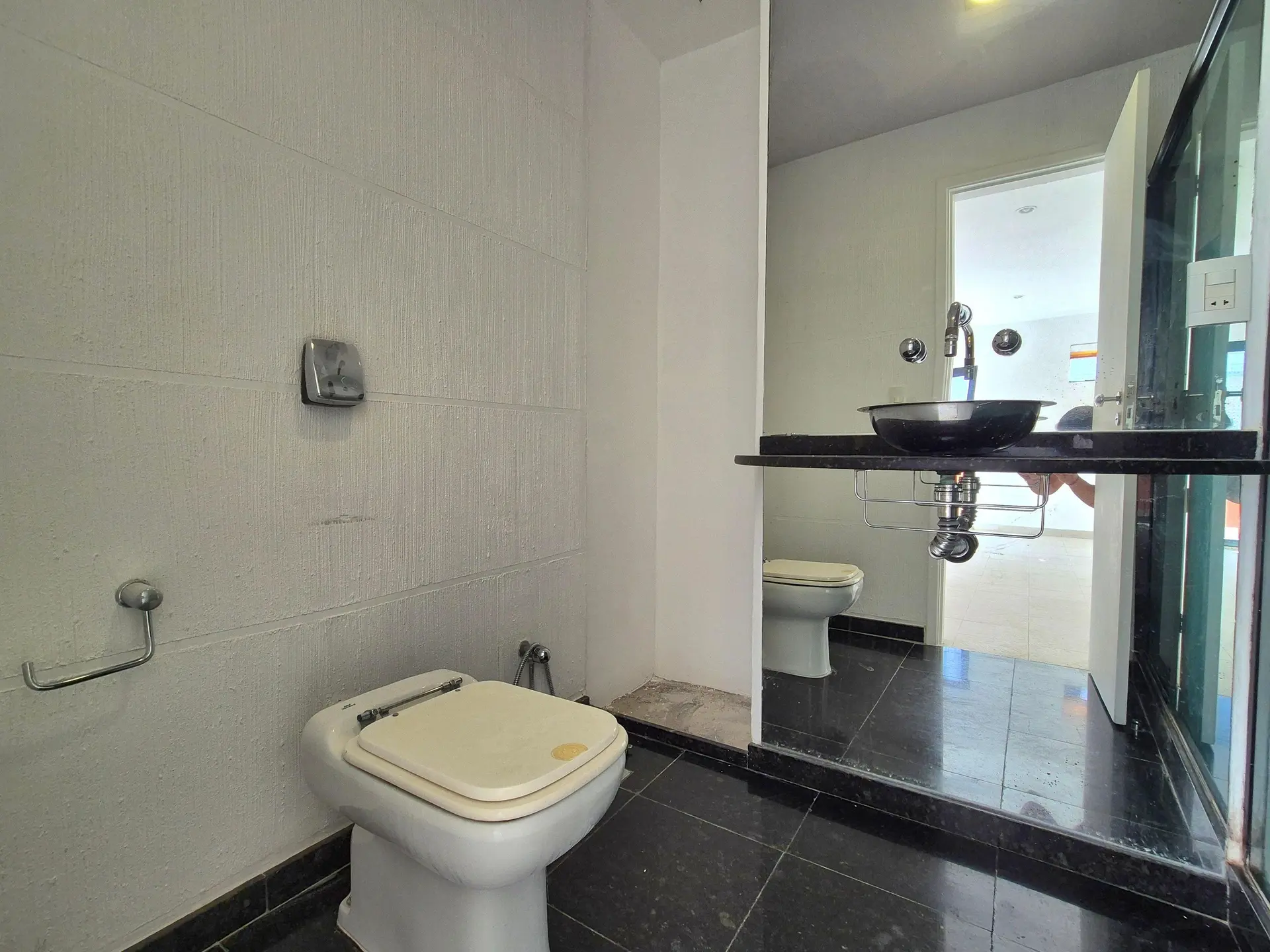 Rental apartment with 2 bedrooms and a balcony — photo 46
