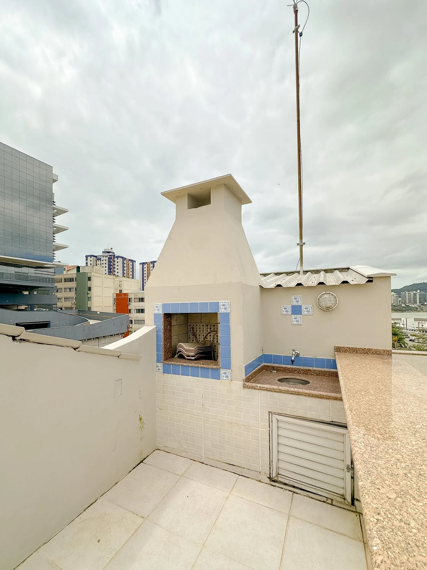 Furnished house, 250 m², with a bathtub — photo 22