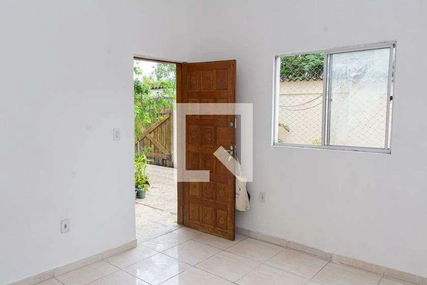 Casa de 53 m² com 2 quartos e chuveiro elétrico
