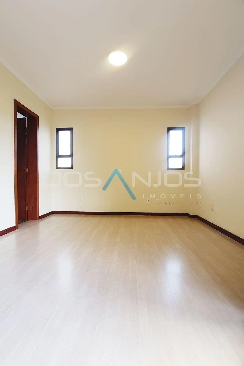 Furnished apartment with 4 bedrooms and 270 m² — photo 21
