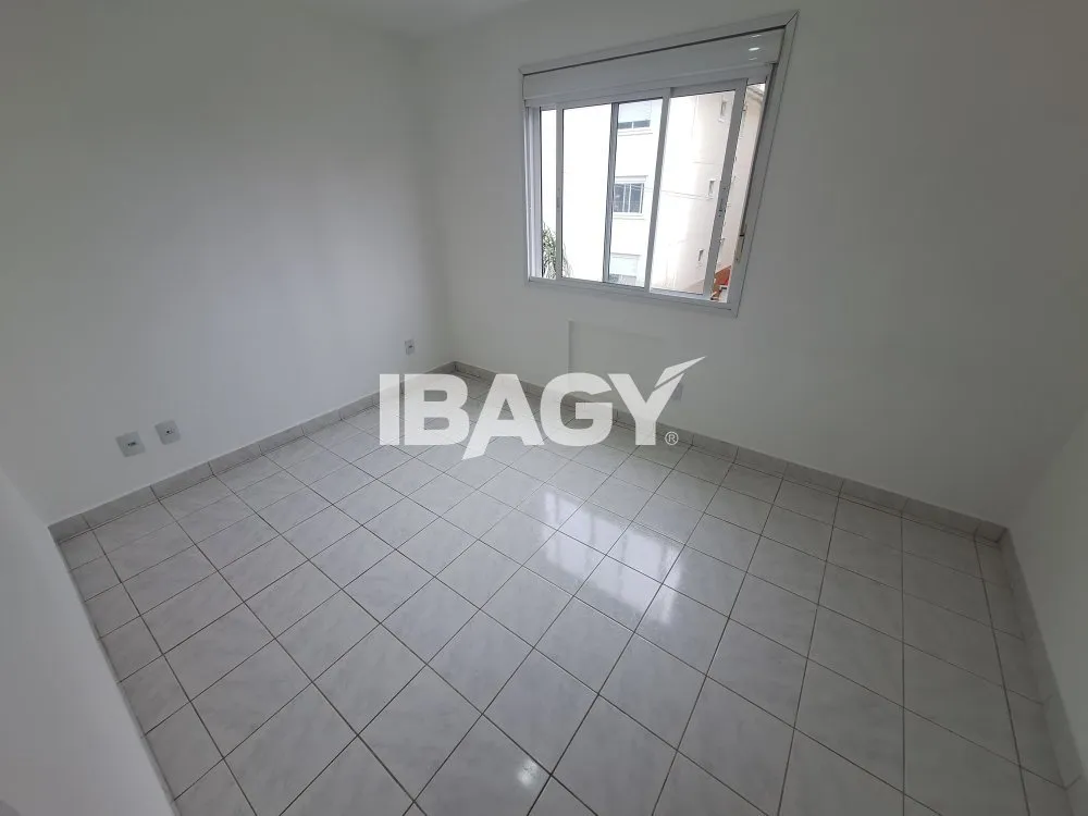 Apartamento de 2 dormitorios con balcón cerrado — photo 5