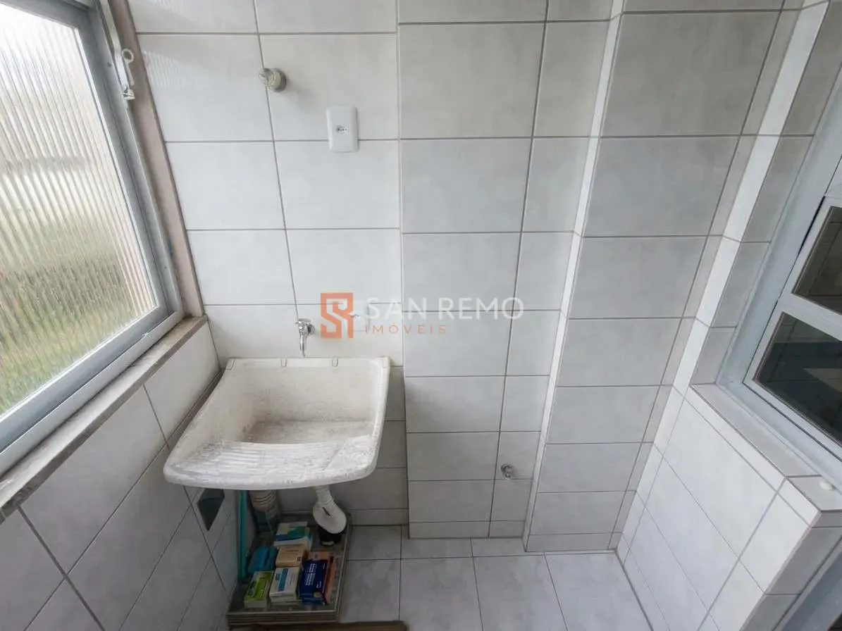 2-bedroom apartment in a building with a gym — photo 12
