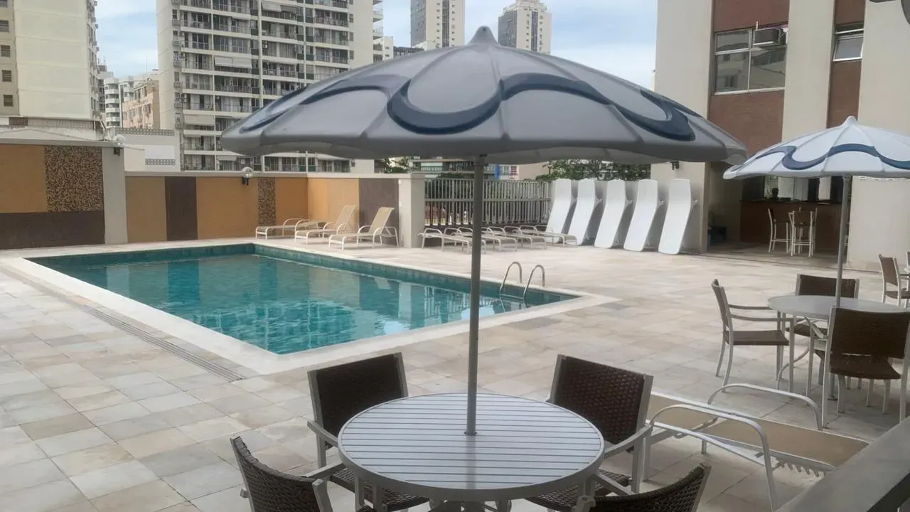 Apartamento mobiliado com cozinha fechada e 120 m² — photo 22