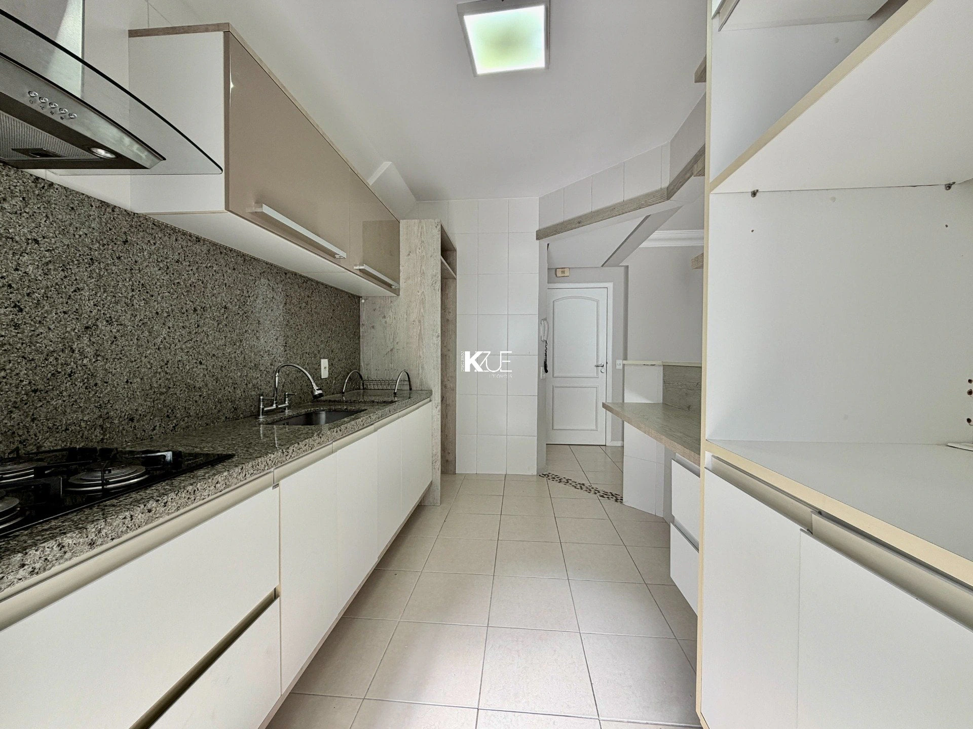 2-bedroom apartment in a building with a sauna — photo 18