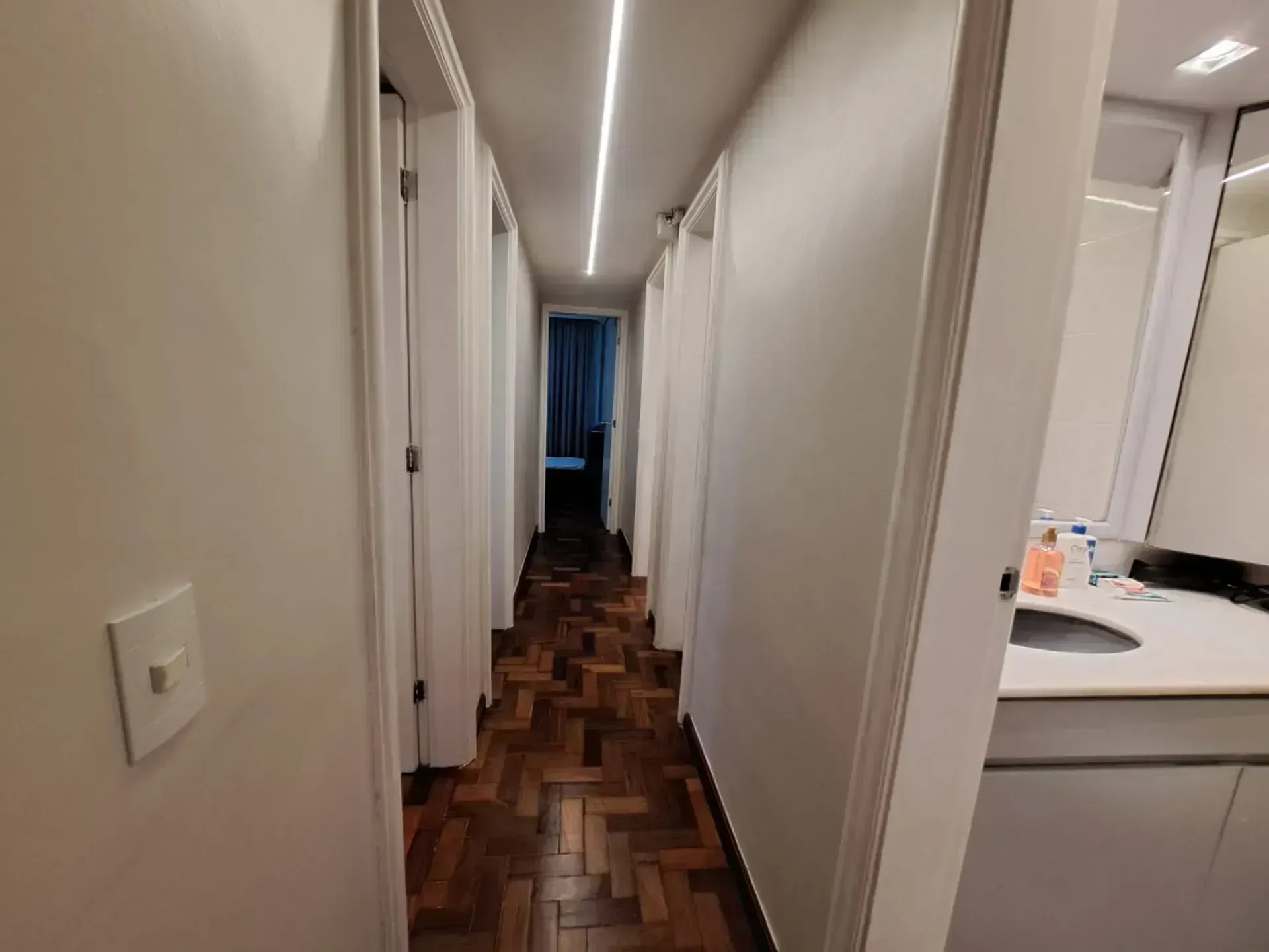 Furnished apartment with 4 bedrooms and 4 bathrooms — photo 26