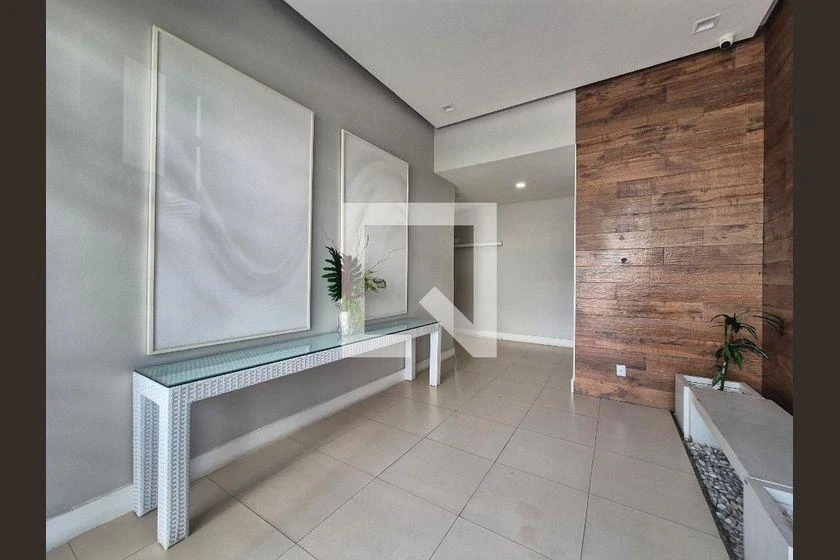 2-bedroom apartment in a building with a gym — photo 14
