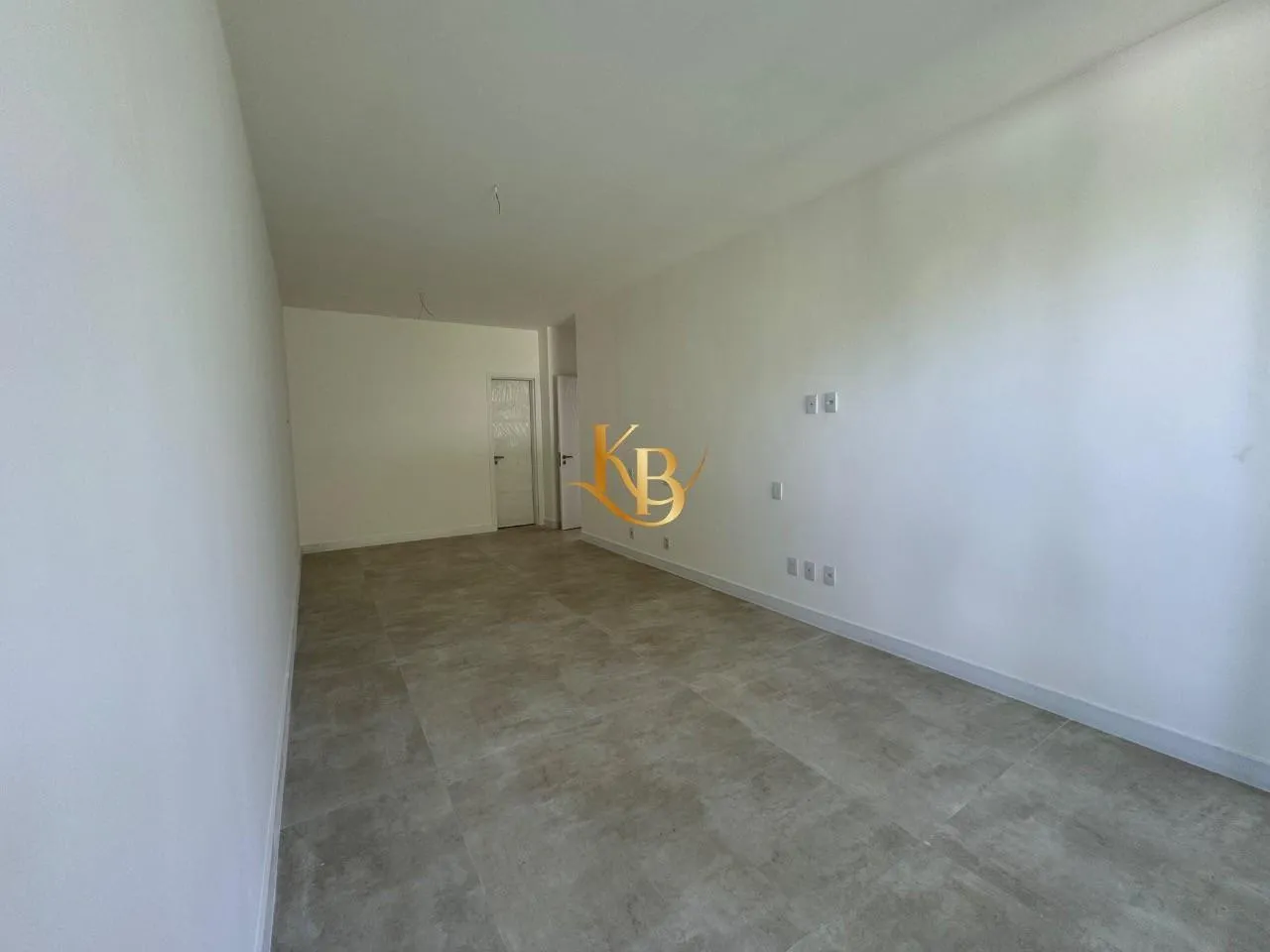 Casa com 5 quartos e área de piscina ao ar livre — photo 37