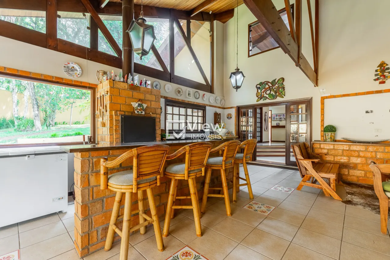 House with 4 bedrooms and open-plan kitchen — photo 7