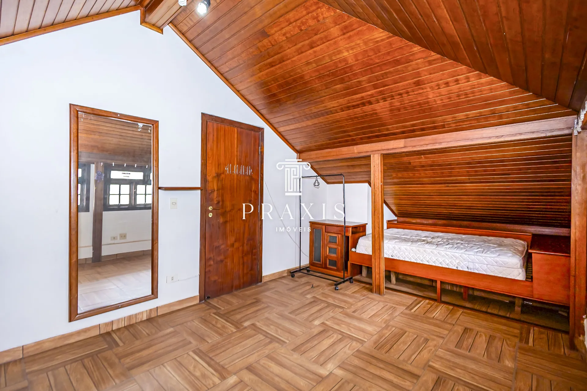 207 m² house with 5 bedrooms, 2 suites and 2 parking — photo 49