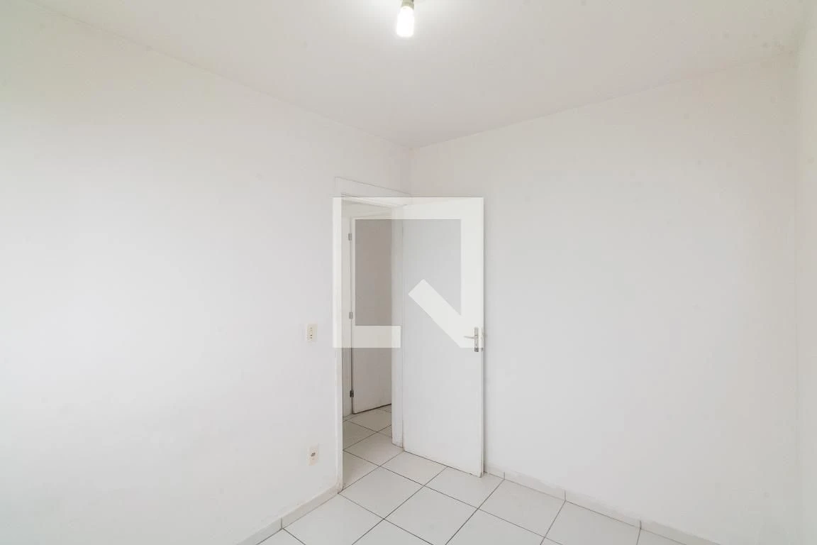 Apartamento con piso de cerámica, 2 dormitorios y 1 plaza — photo 19