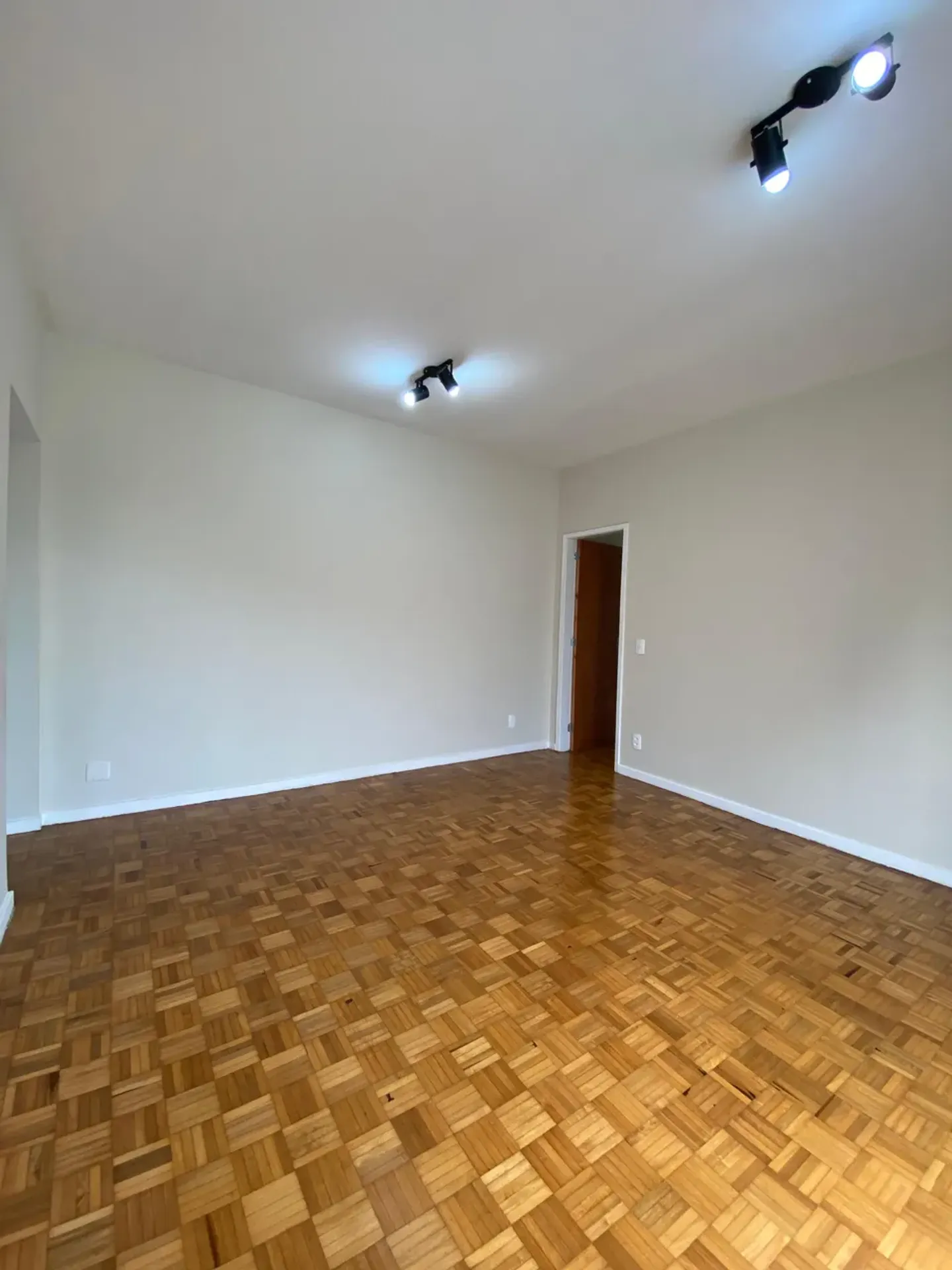Пральна машина та 2 спальні: квартира 90 м² — photo 3