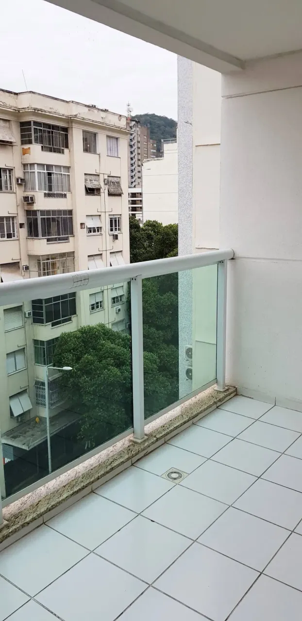 2-bedroom apartment with a balcony and enclosed kitchen — photo 7