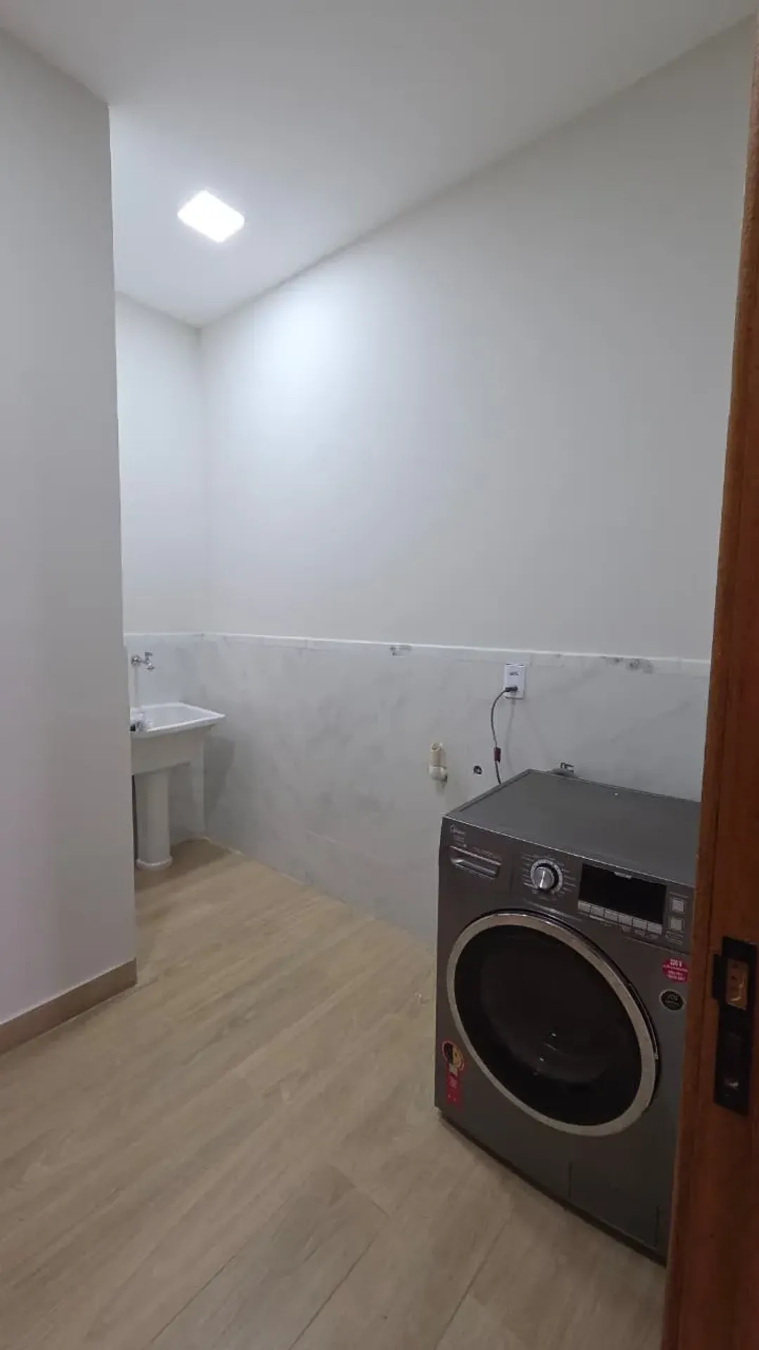 Furnished house, 200 m², with a bathtub — photo 20