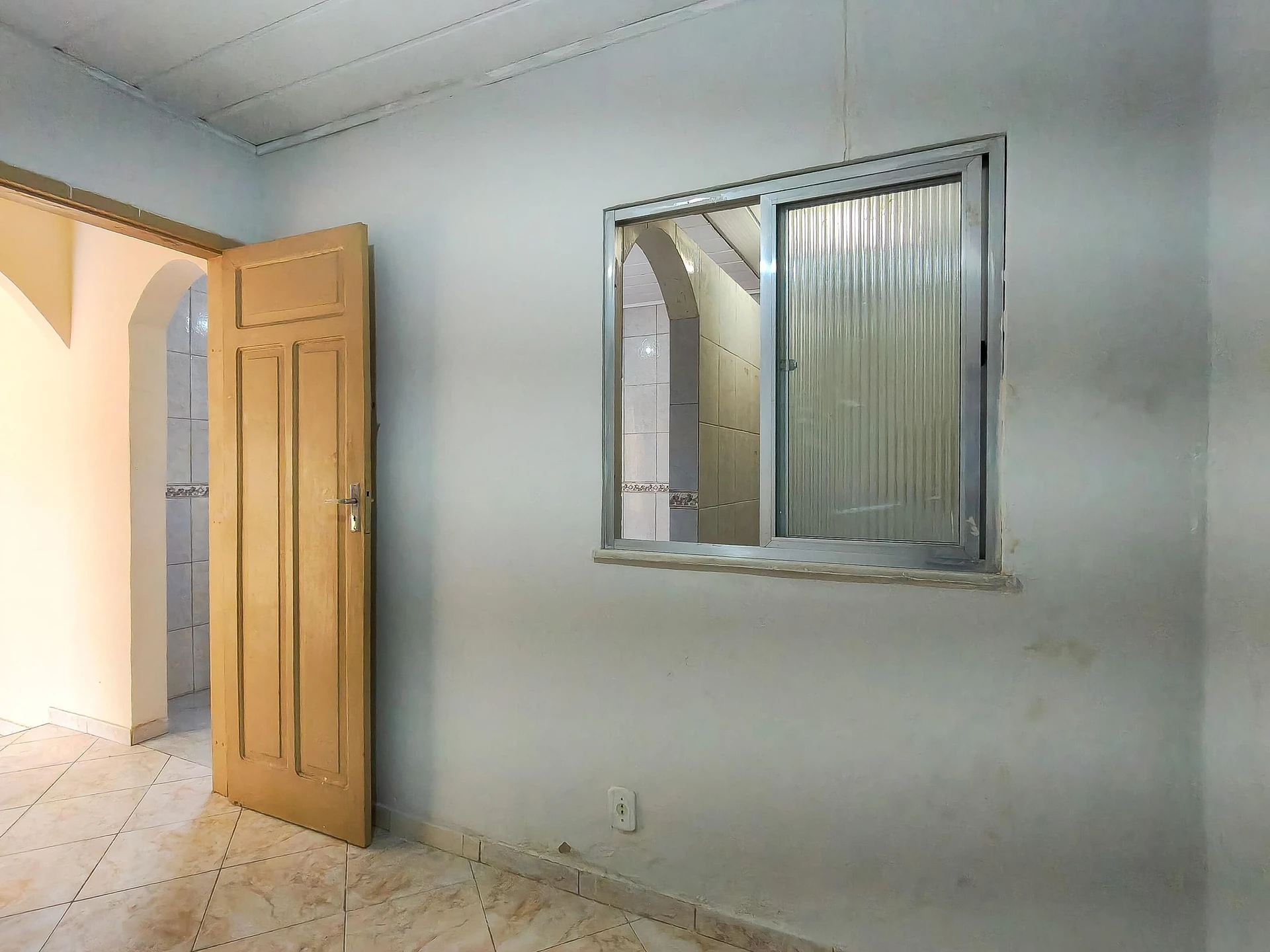 Apartamento para alugar com 2 quartos e cozinha separada