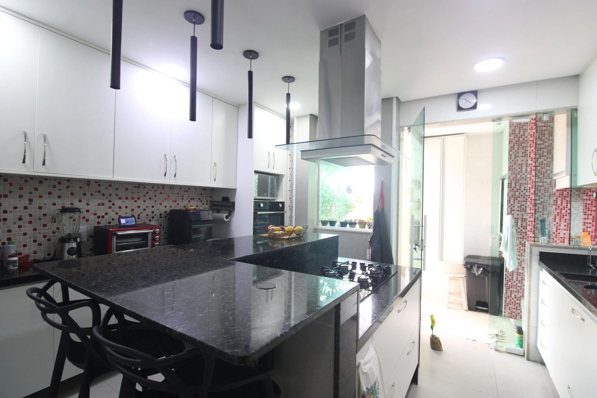 Casa mobiliada com 3 suítes e cozinha aberta com fogão a gás — photo 6