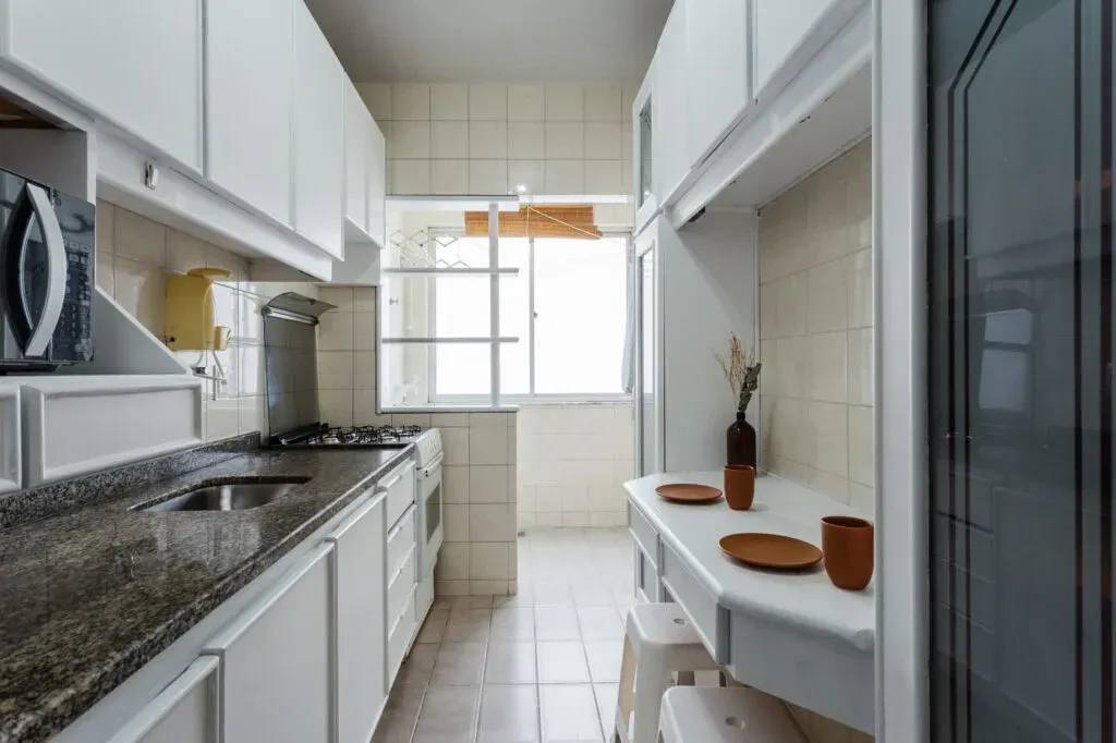 One-bedroom apartment with a home office in Florianópolis — photo 8