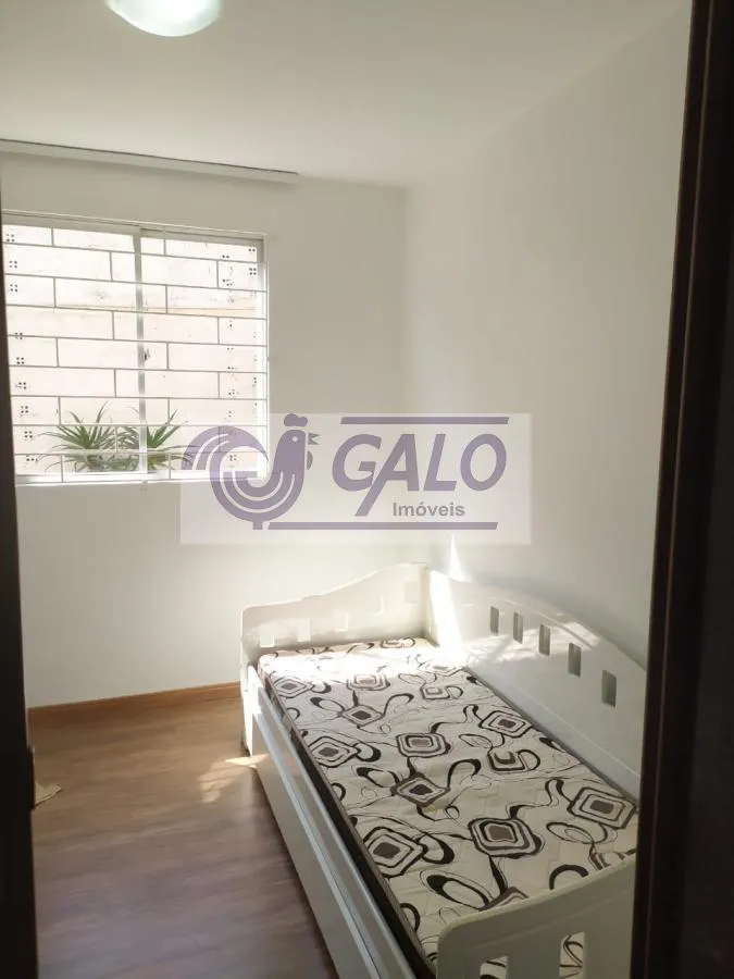 Wood or laminate floors in a 2-bedroom apartment, 51 m² — photo 4