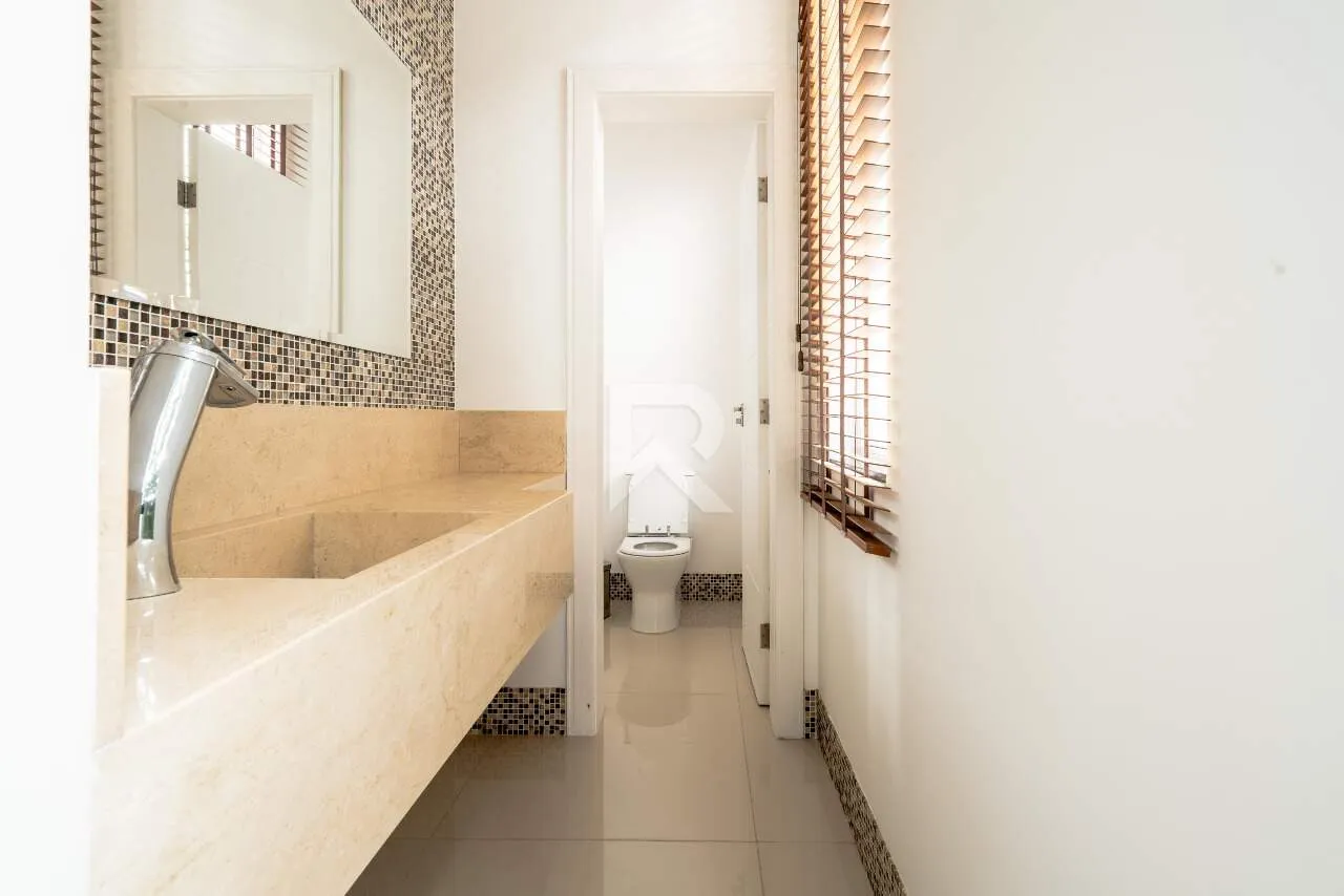 Furnished house with 4 en-suite rooms and 709 m² — photo 29