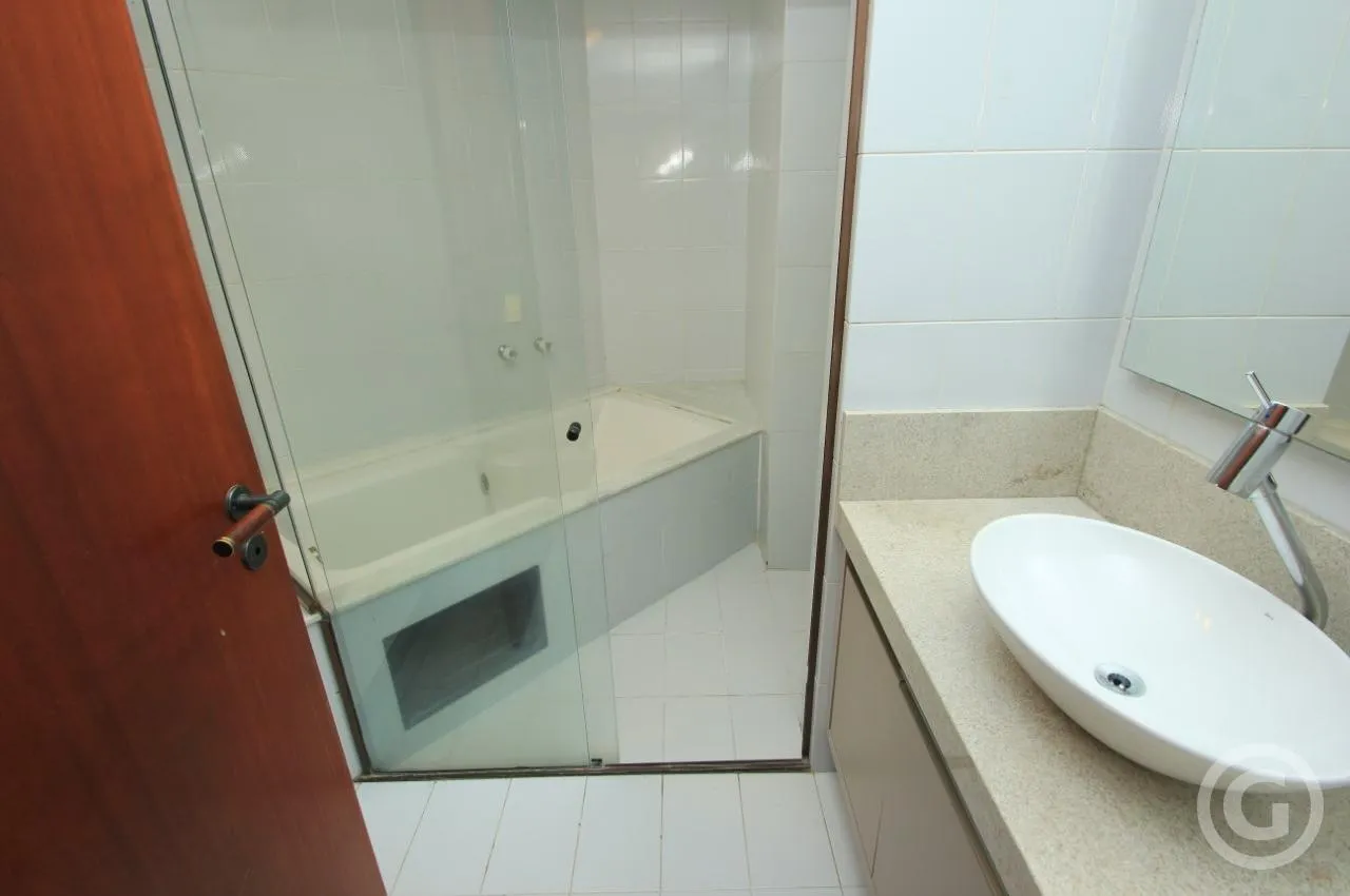 206 m² apartment with 4 bedrooms and 2 en-suites — photo 20
