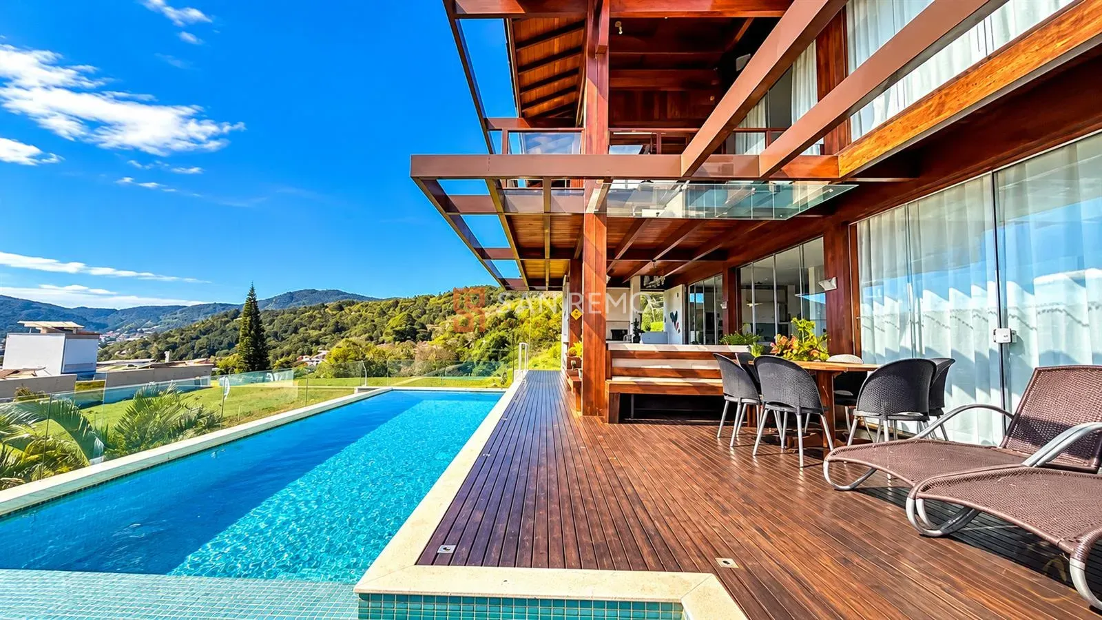 6-bedroom house with a walk-in closet in Florianópolis — photo 33