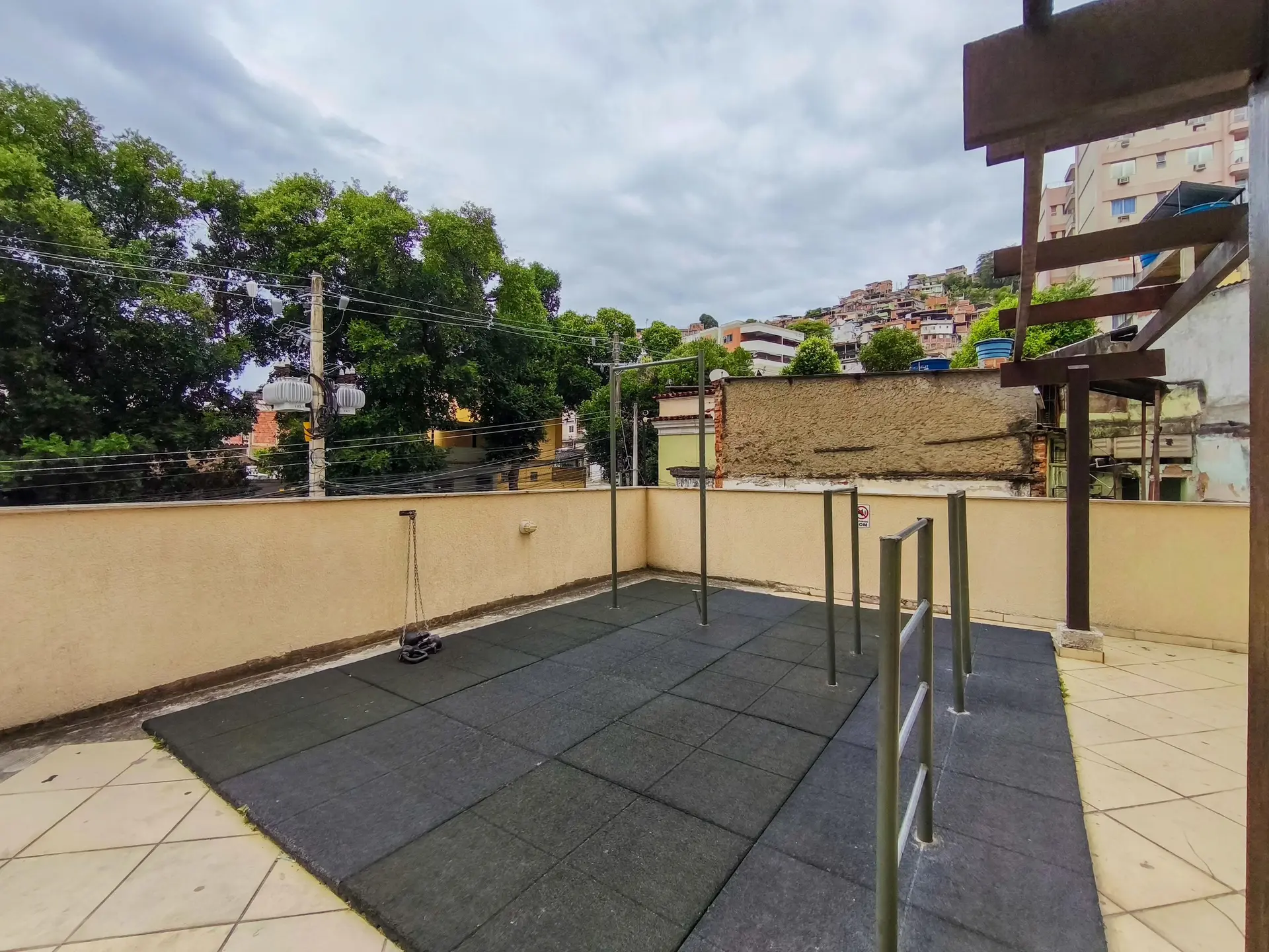 Apartamento de 2 quartos em condomínio com piscina — photo 47