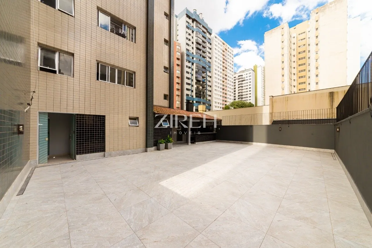 3-bedroom apartment in a building with a gym — photo 8