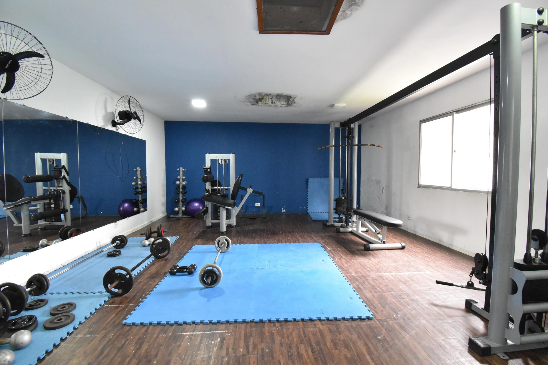 Засклений балкон та 2 спальні: квартира 49 м² — photo 10