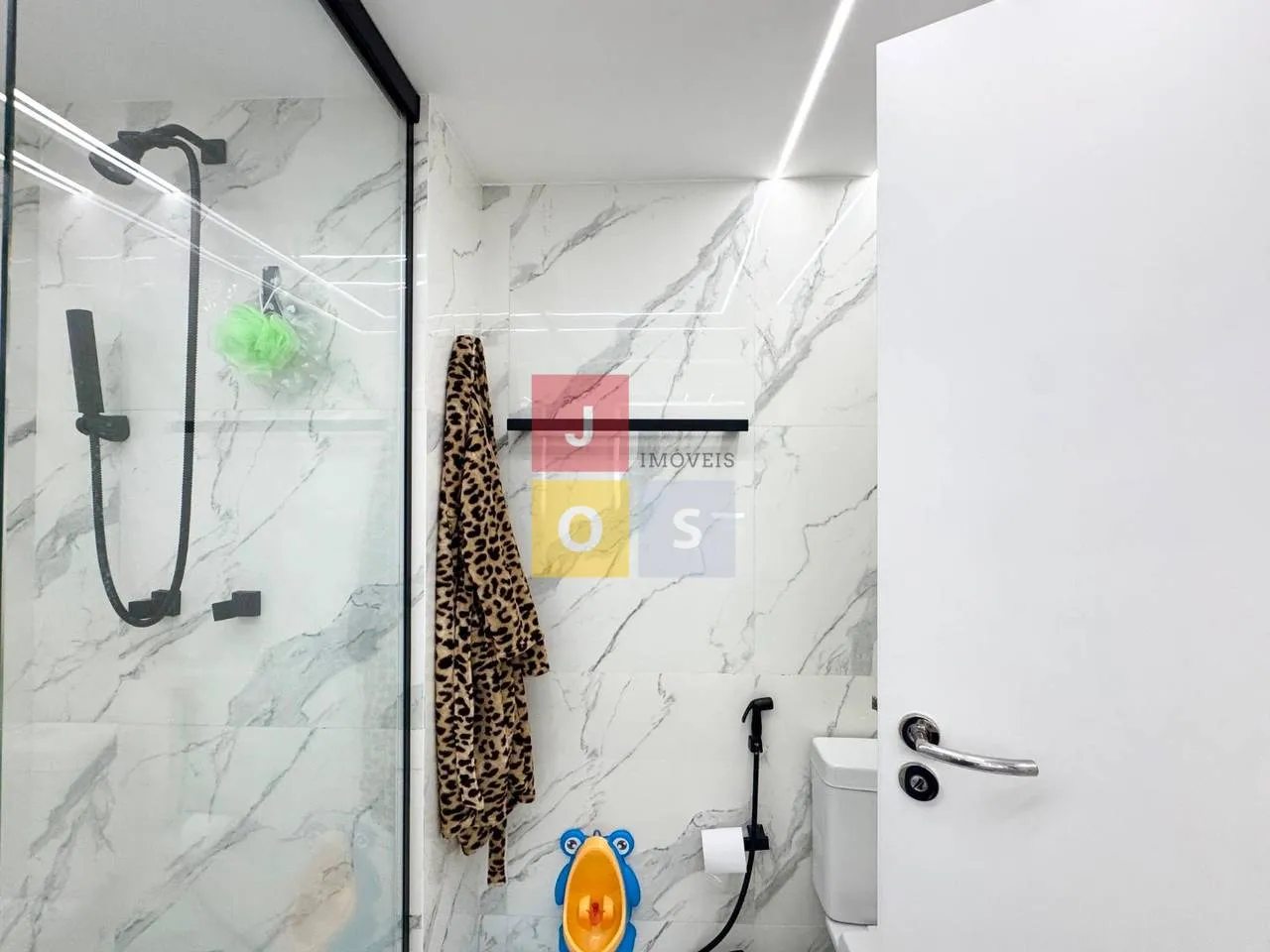 Apartamento mobiliado, 193 m², com janelas do piso ao teto — photo 51