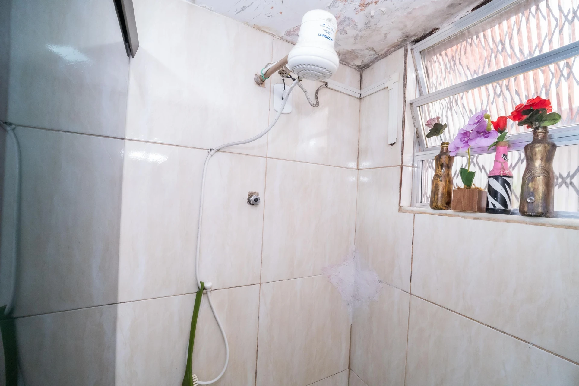 Furnished 2-bedroom apartment with 1 bathroom — photo 27