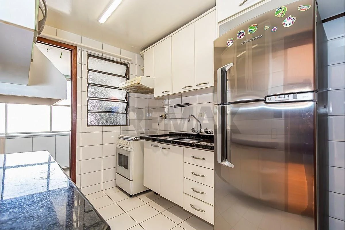 3-bedroom apartment with a home office in Curitiba — photo 31