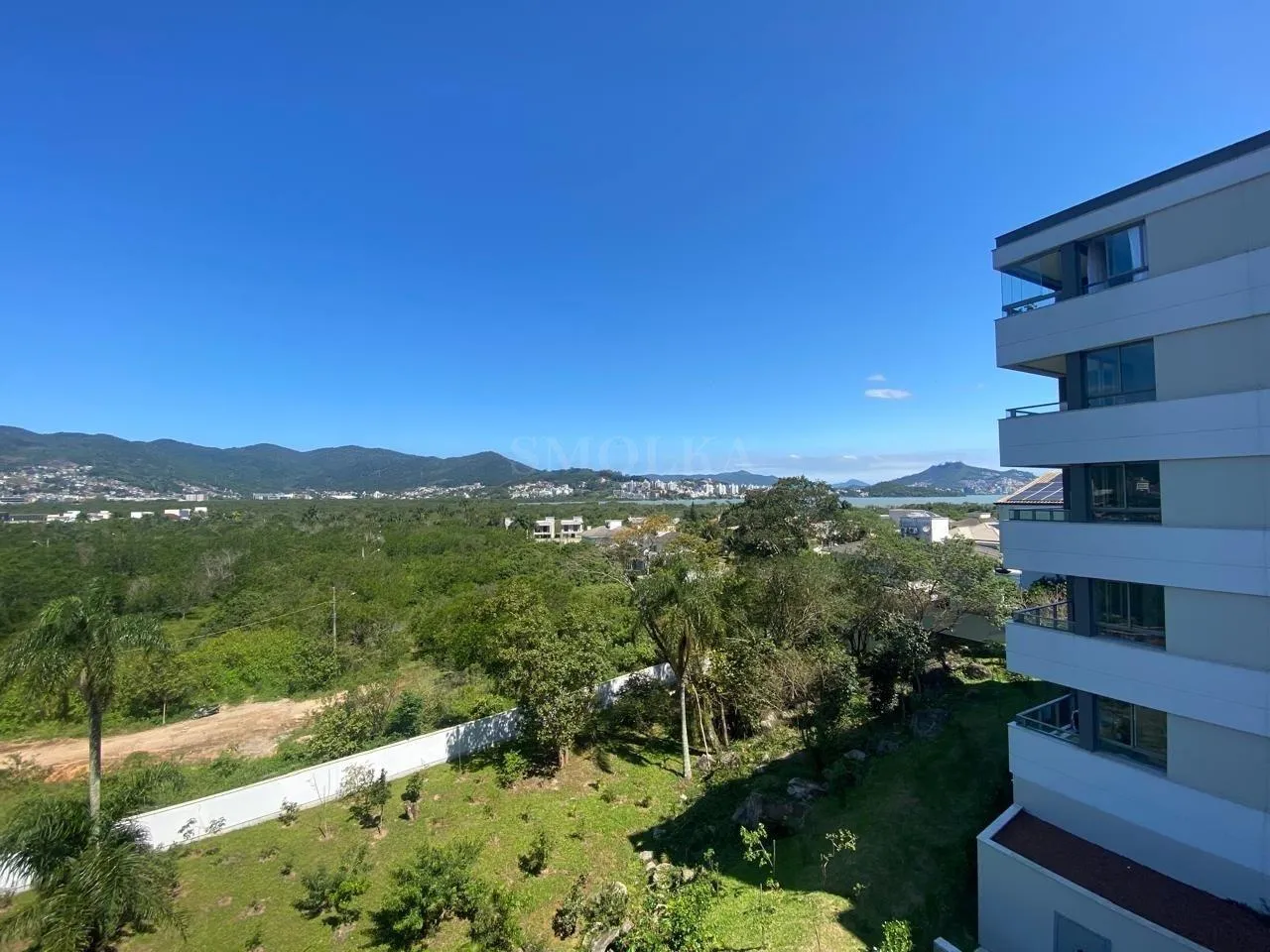 3-bedroom apartment with a grill on the balcony — photo 26