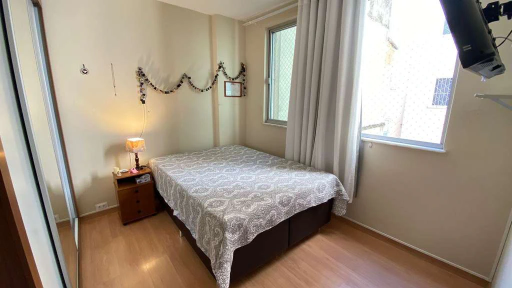 Apartamento de 3 quartos com fogão a gás e móveis — photo 5