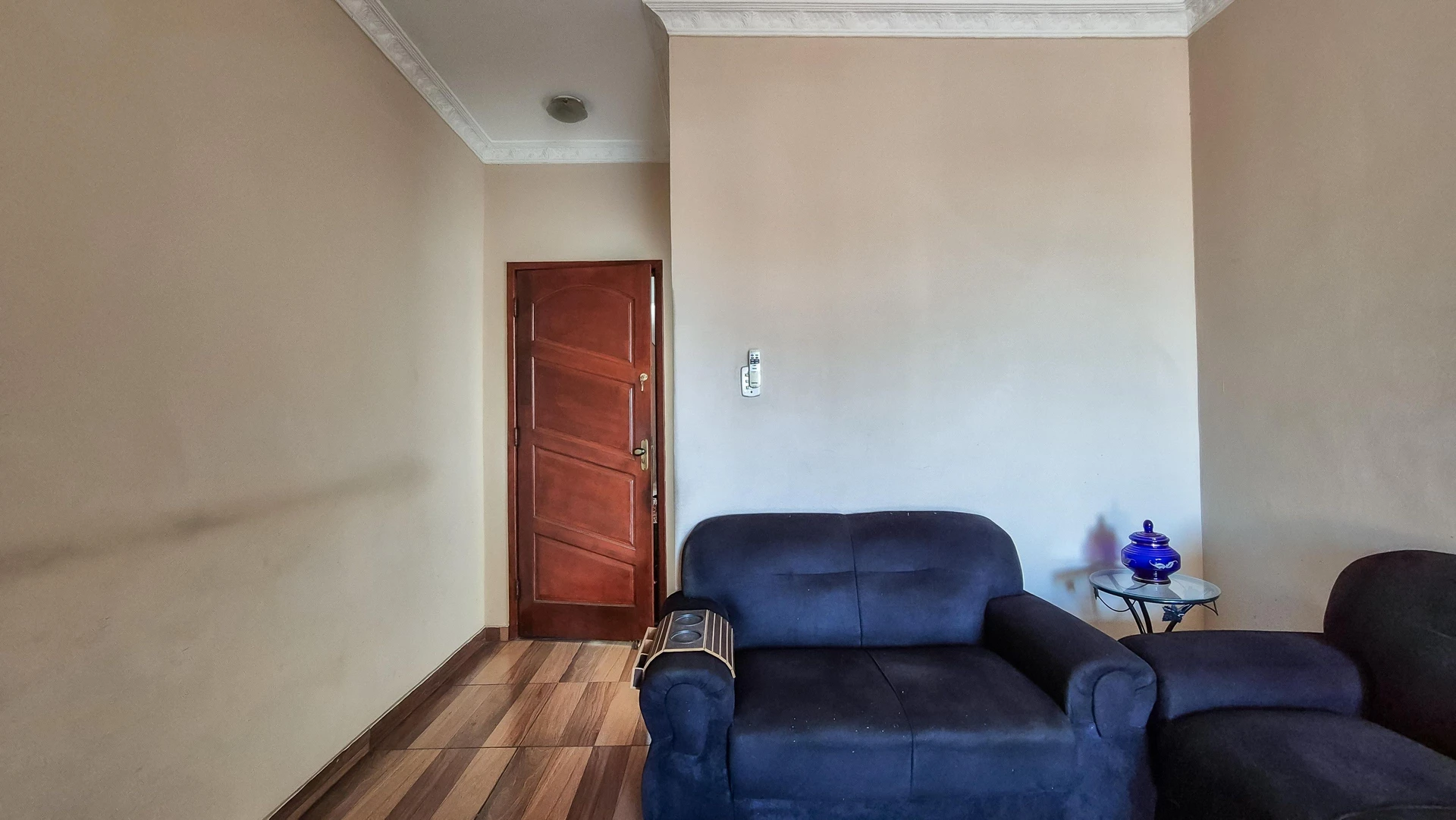 Furnished 2-bedroom apartment with 1 bathroom — photo 25