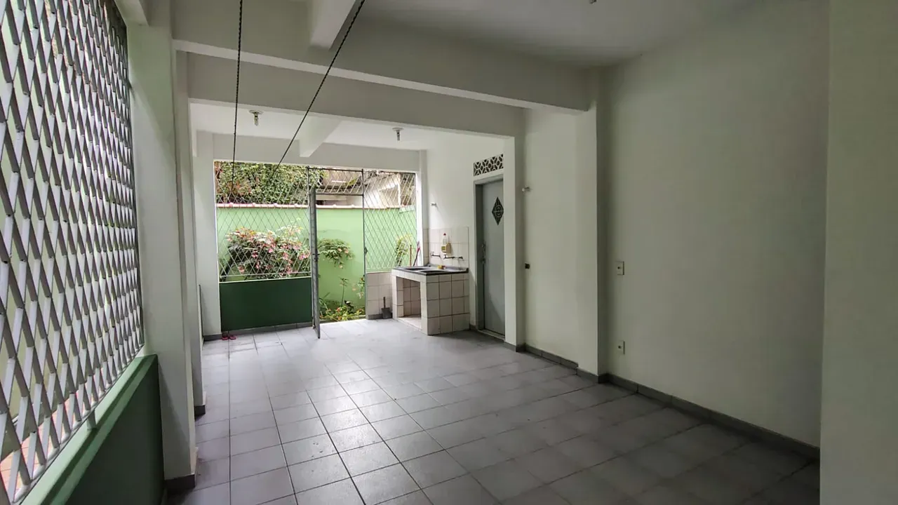 Unfurnished house with 5 bedrooms and a separate kitchen — photo 2