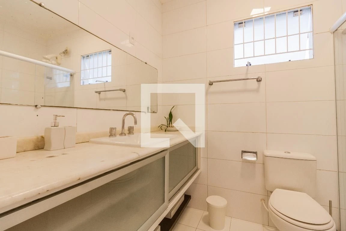 Furnished studio in a building with a pool — photo 19