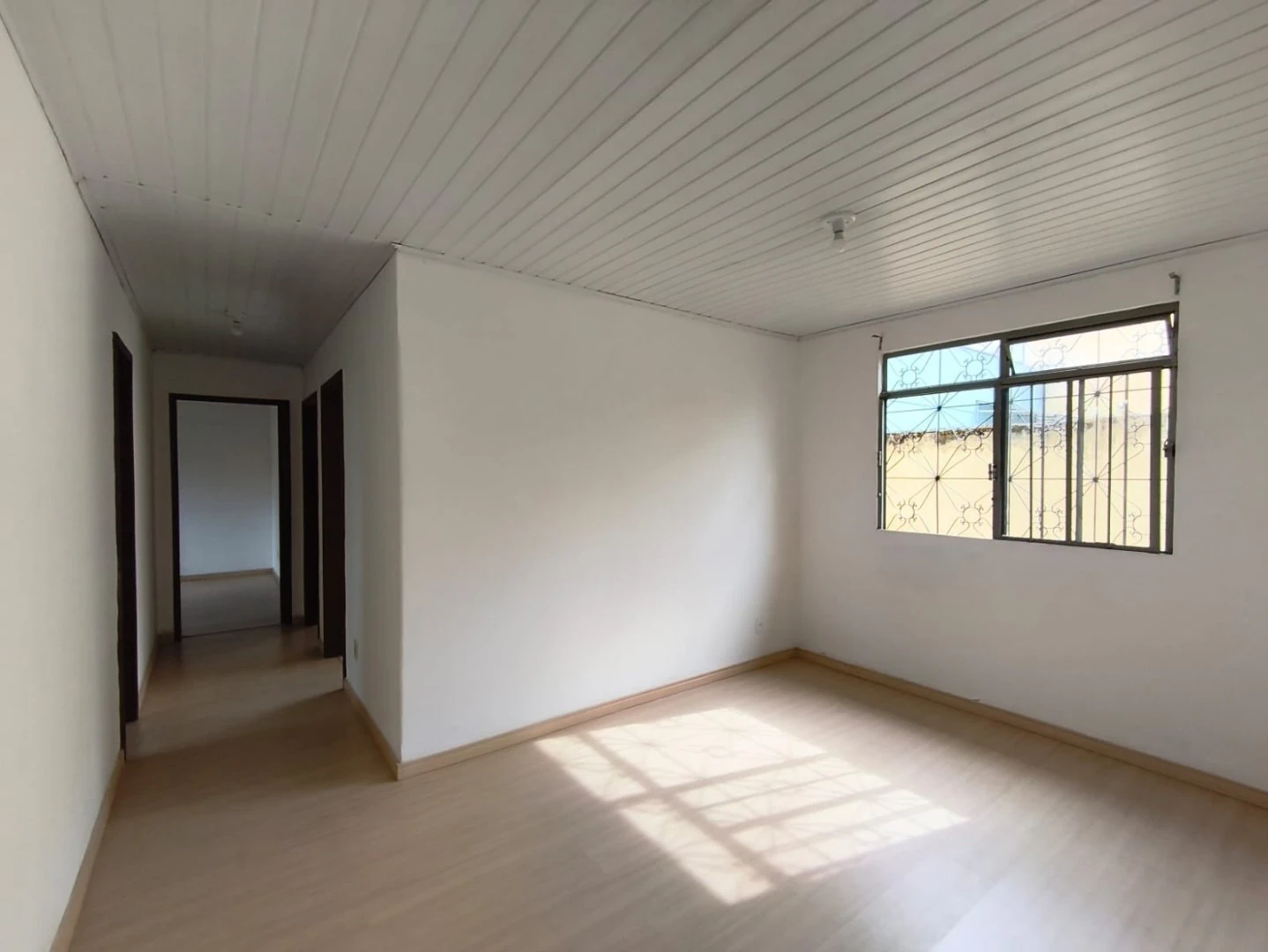 Piso de madera o laminado y 4 dormitorios: casa de 183 m² — photo 4