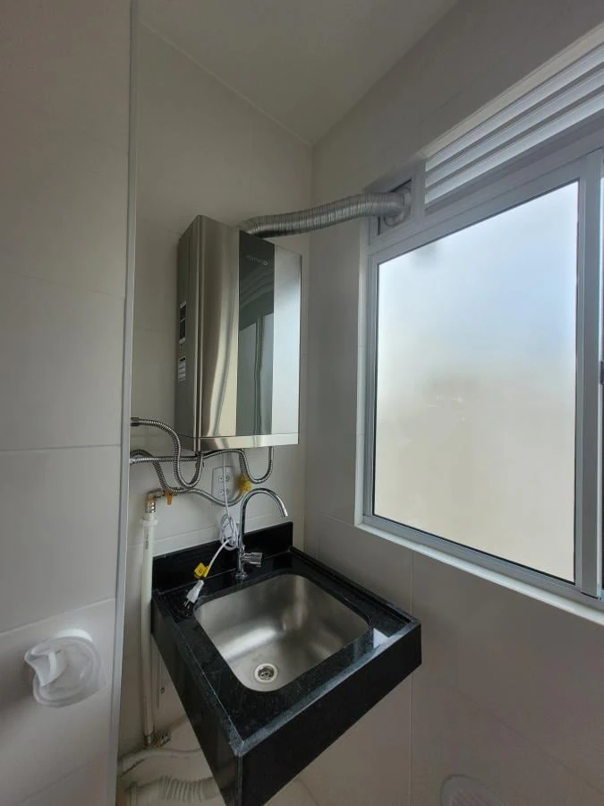 Wood or laminate floors in a 2-bedroom apartment, 58 m² — photo 6