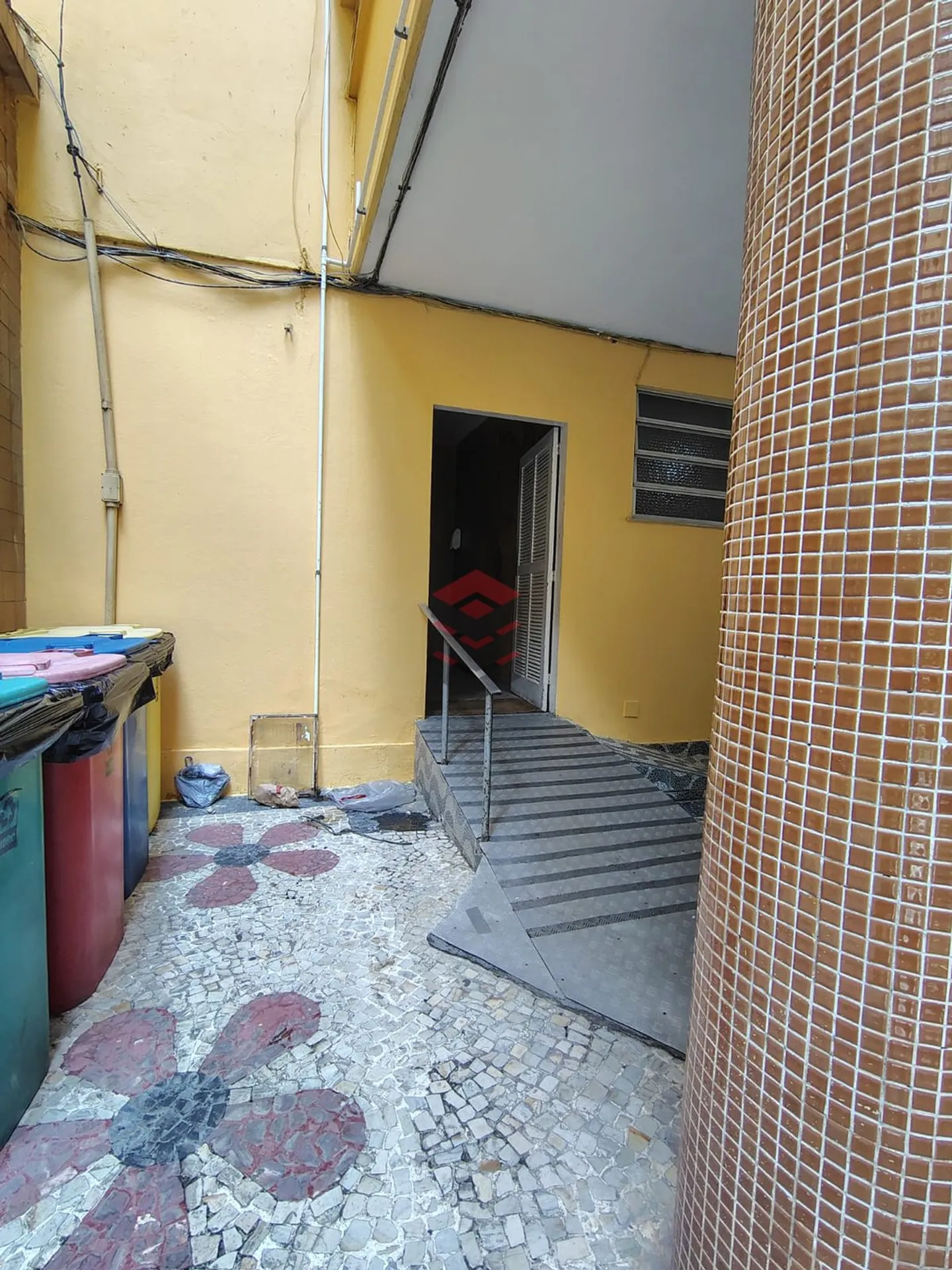 Apartment, 32 m², with wood or laminate floors — photo 21