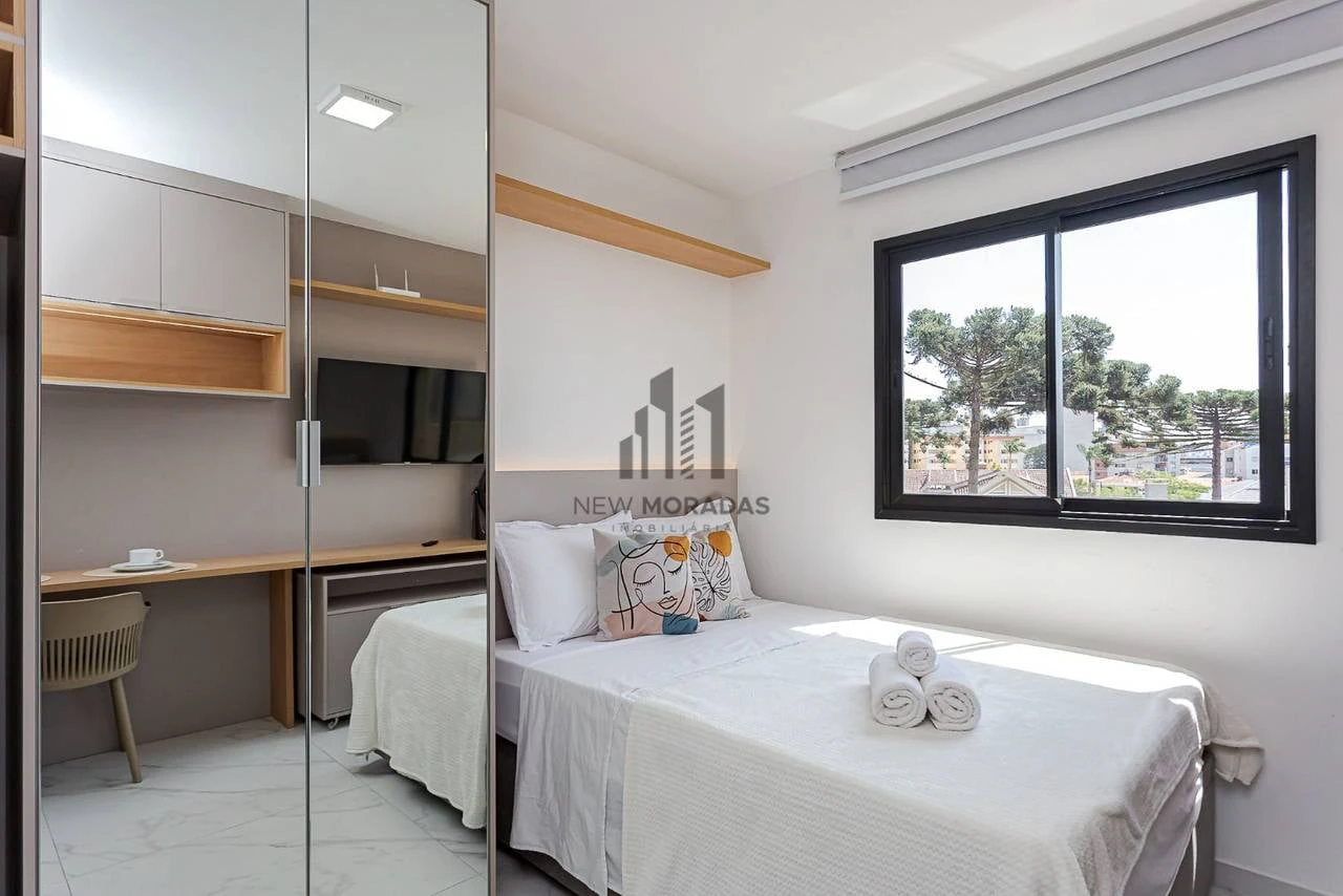 Furnished studio, 17 m², with a home office