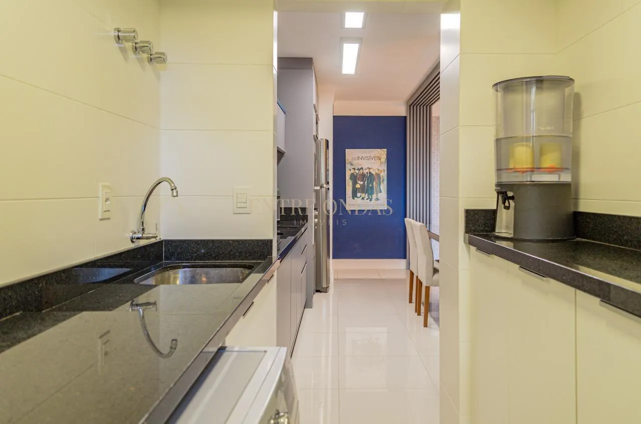 Furnished 2-bedroom apartment with open-plan kitchen — photo 7
