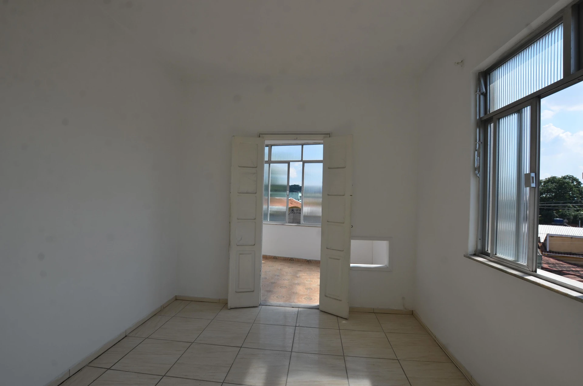 Unfurnished rental apartment with 2 bedrooms — photo 32