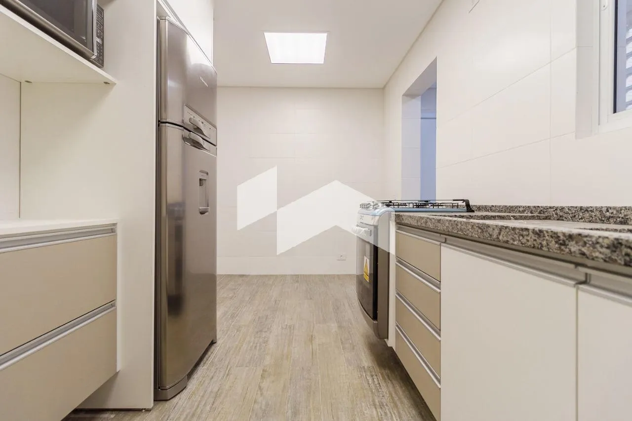 Furnished 3-bedroom apartment with closed kitchen — photo 7