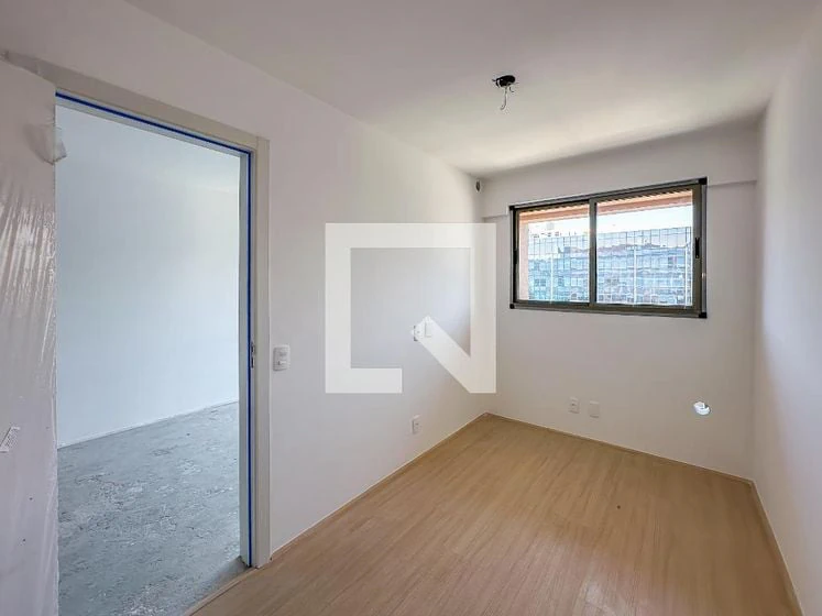 2-bedroom apartment in a building with a gym — photo 11