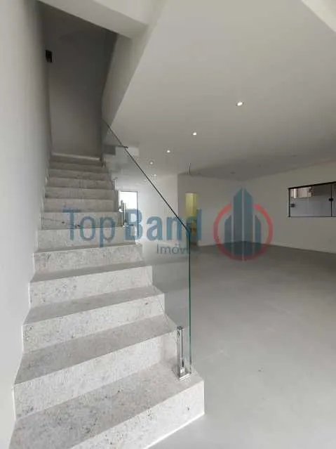 Unfurnished house with 4 bedrooms and 1 bathroom — photo 16