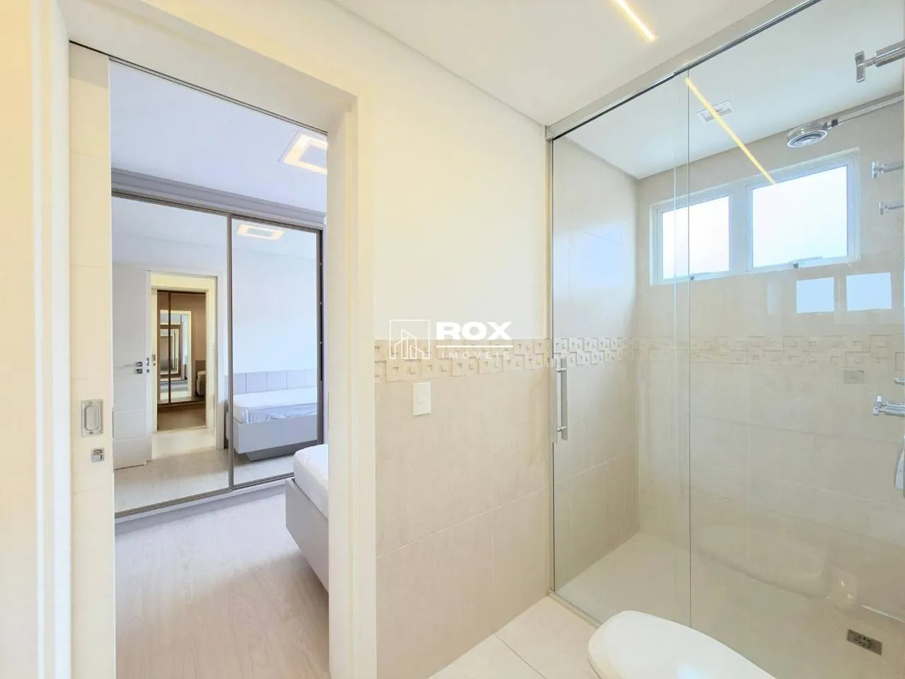 3-bedroom apartment with a jacuzzi in Curitiba — photo 33