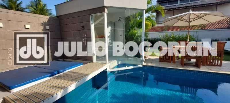 Furnished 324 m² house with 5 bedrooms and 6 bathrooms — photo 16