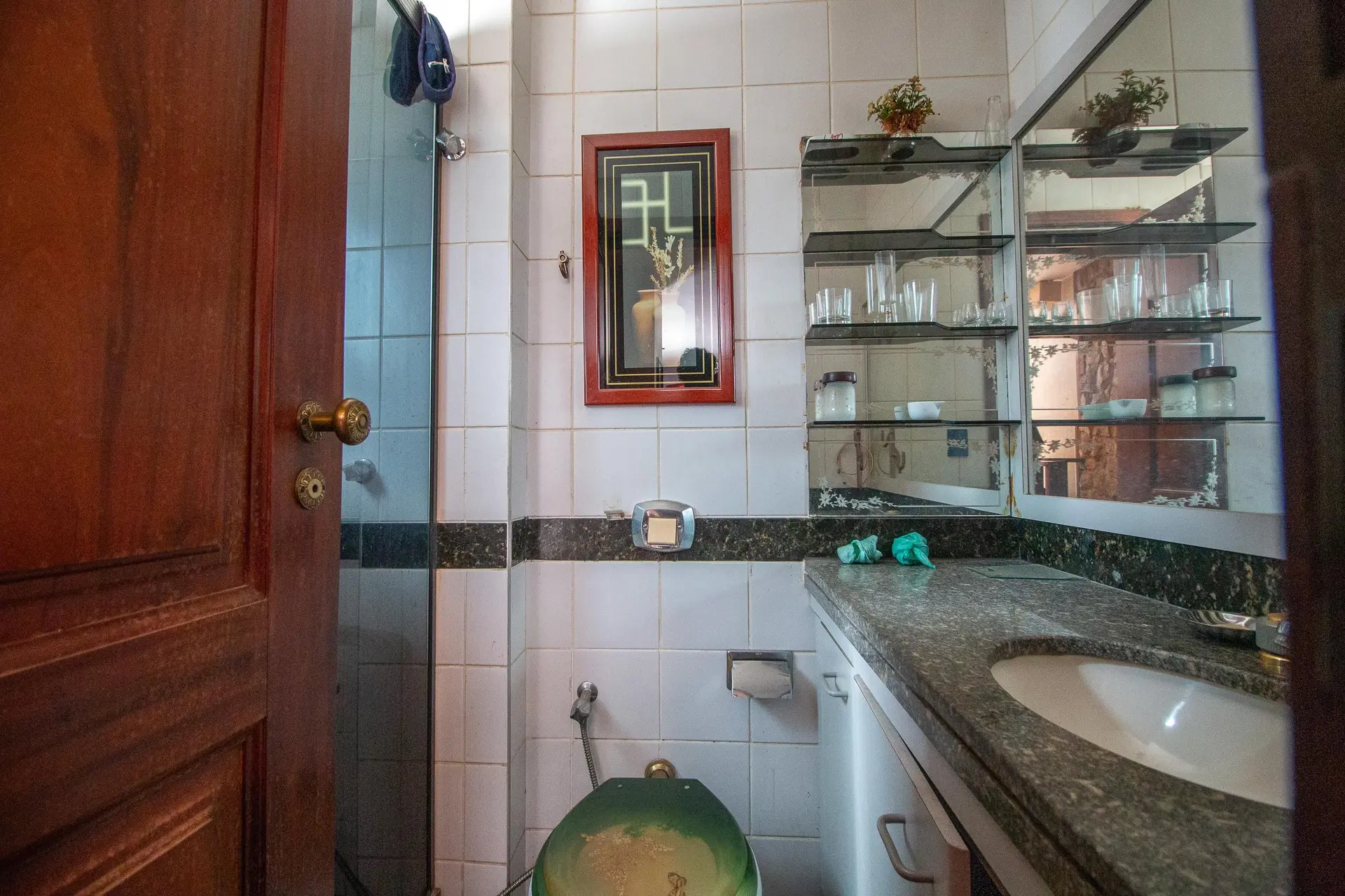 4-bedroom apartment in a building with a sauna — photo 52