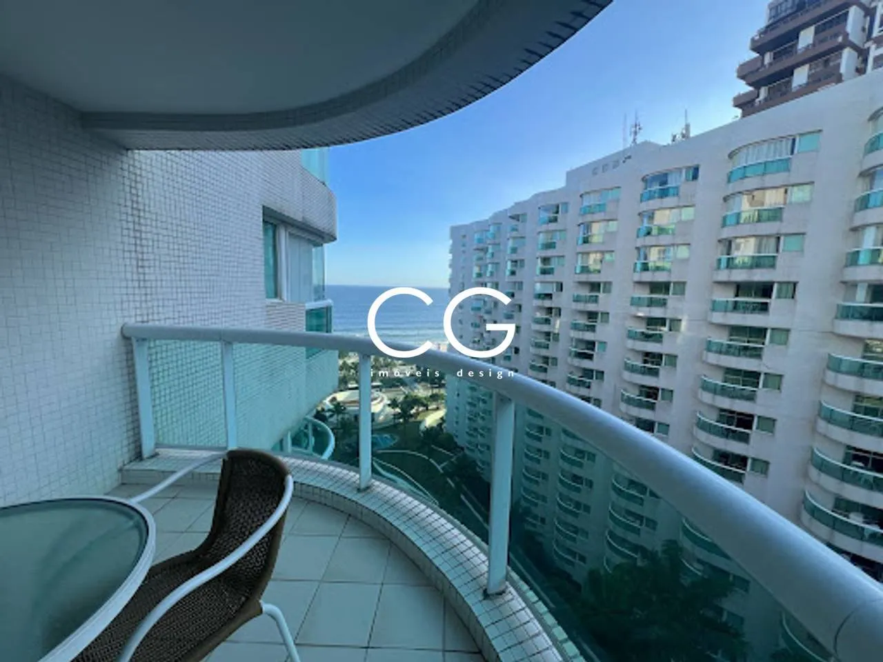 Furnished 1-bedroom apartment with glass-enclosed balcony — photo 11
