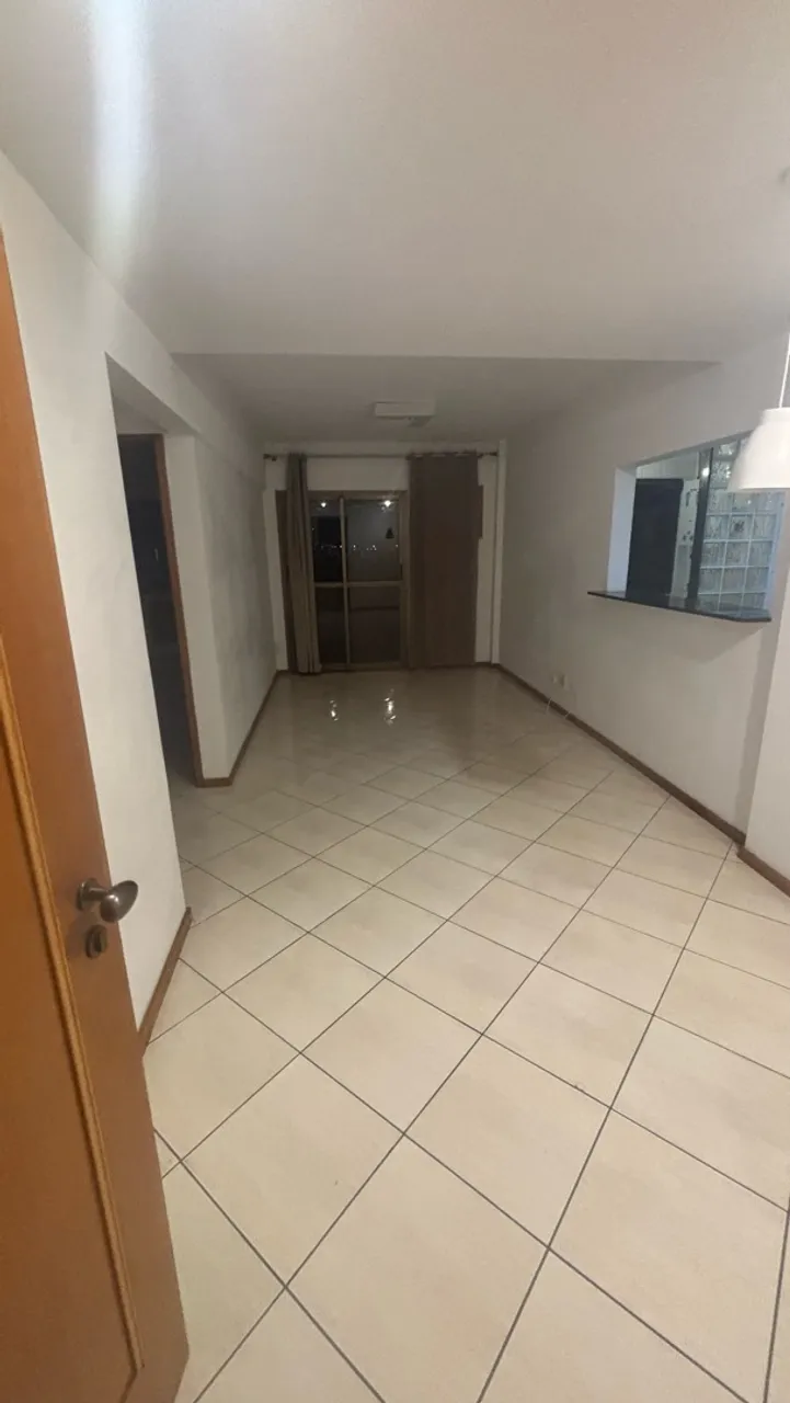 One-bedroom apartment in a building with a gym — photo 15